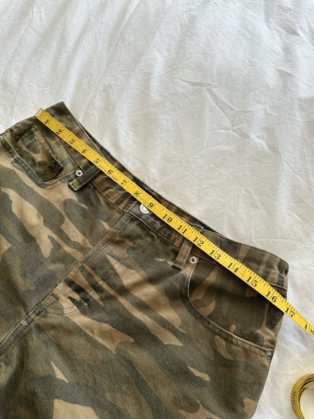 Lucky Brand Women's Camo Distressed Shorts, size 10 - Picture 9 of 11